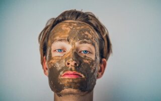 Jak zrobić domowy peeling? Porady na naturalne kosmetyki