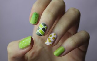 Jak zrobić wzorki na paznokciach w wodzie? Kreatywne metody na artystyczny manicure