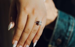 Jak zrobić baby boomer na paznokciach? Twój przewodnik do idealnego manicure!
