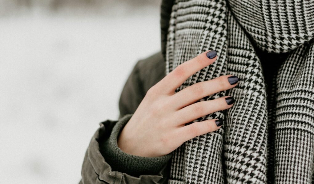 Jak zrobić okrągłe paznokcie? Sekrety idealnego manicure w domowym zaciszu
