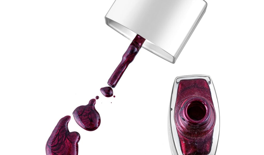 Jak zrobić brokatowe ombre na paznokciach? Krok po kroku do perfekcyjnego manicure!