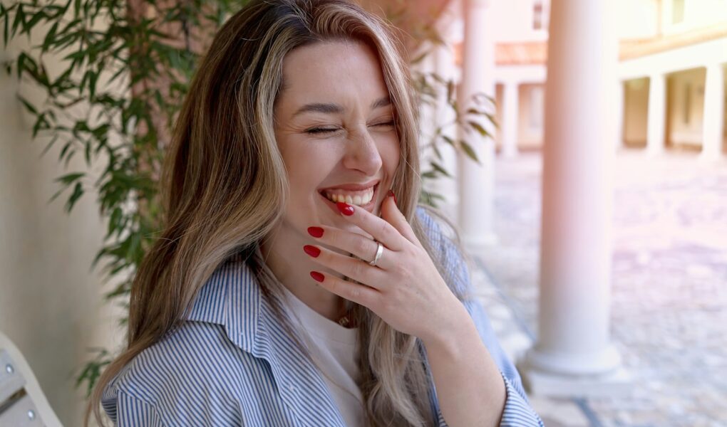 Jak zrobić paznokcie w szpic? Proste triki na stylowy manicure w szpic