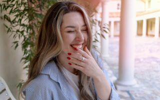 Jak zrobić paznokcie w szpic? Proste triki na stylowy manicure w szpic