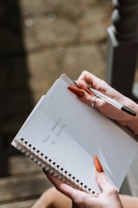 Jak przygotować paznokcie przed stylizacją na trumienki