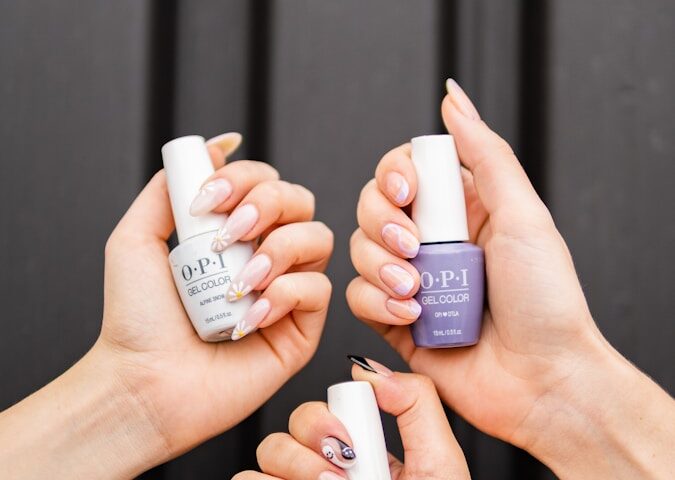 Jak z obgryzionych paznokci zrobić ładne? Sekrety manicure, które zmienią Twoje dłonie