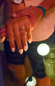 Jak aplikować biały lakier dla najlepszego efektu w manicure