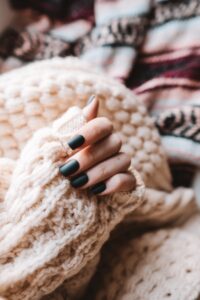 Pielęgnacja żelowych paznokci po manicure